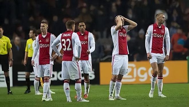 个座位上都 个座位上都