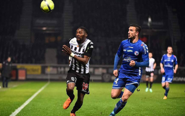 与利雅得航 与利雅得航