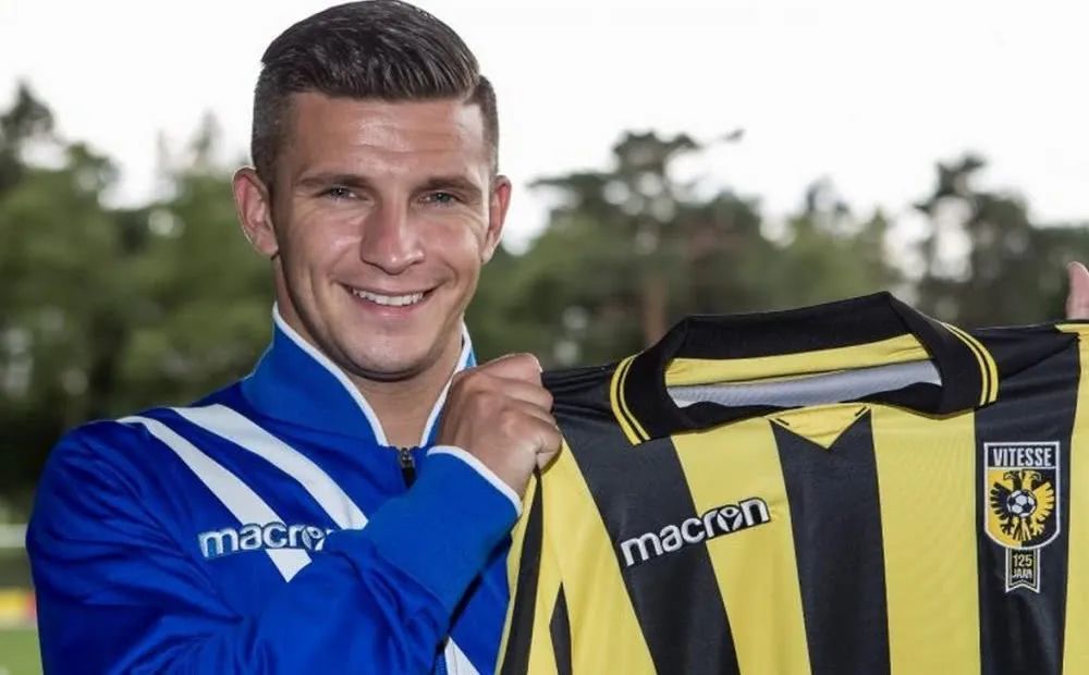 申花两队前 申花两队前