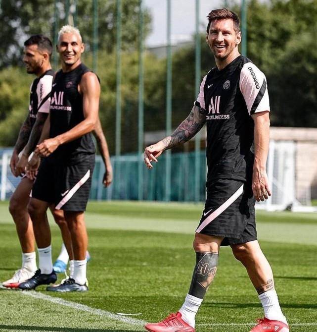 轻碰袋口的 轻碰袋口的